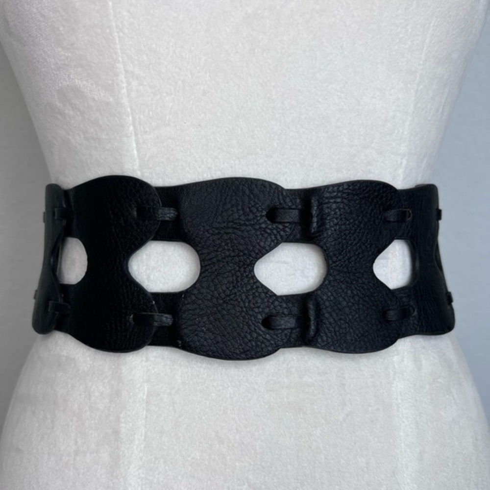Vintage Black Faux Leather Weaved Front Elastic Back Snap Belt